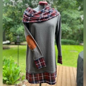 Plaid cowell longsleeve grey tunic with patched elbow, medium